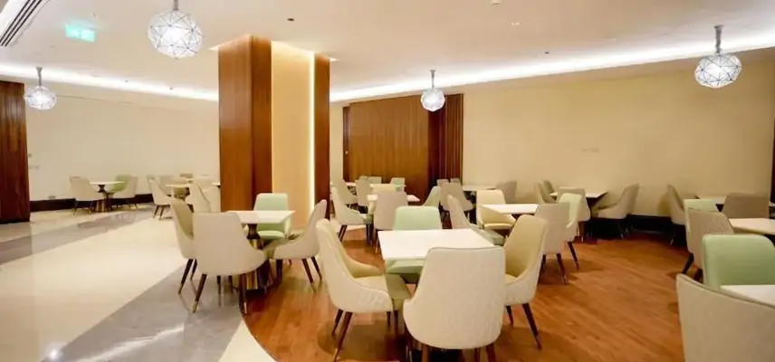 Peninsula Worth Hotel image